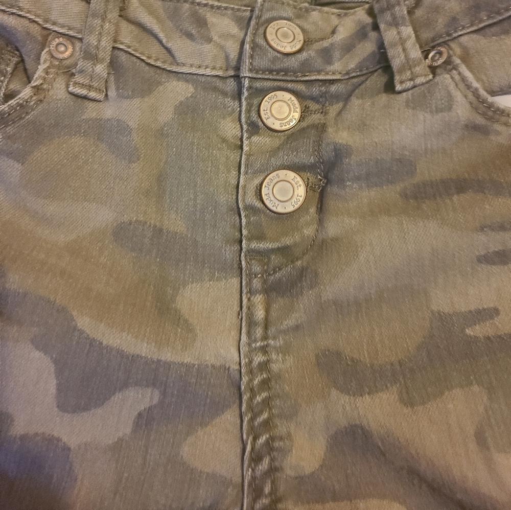 Mudd girls camo green jeggings size12